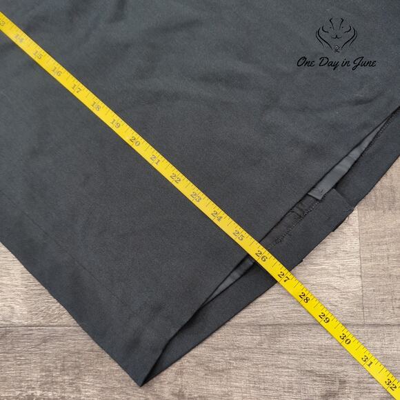 Cabi 430 Bossy Skirt Size 8 - Picture 4 of 5